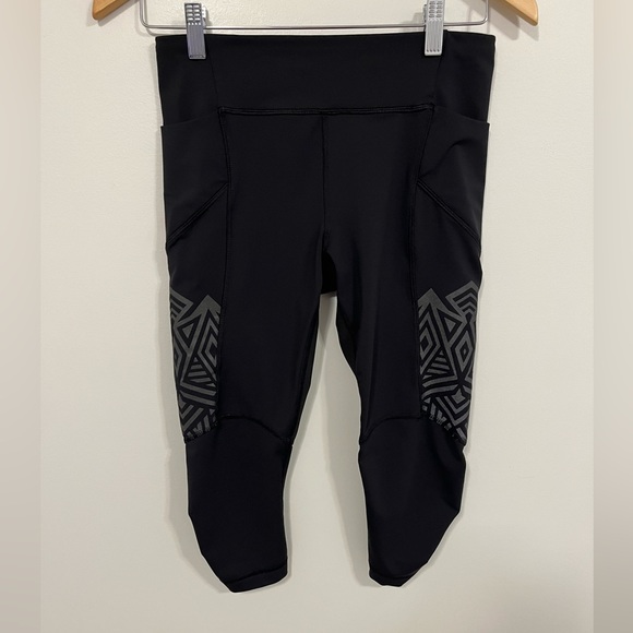 Lululemon Stash It Crop Black 6 - Picture 11 of 16